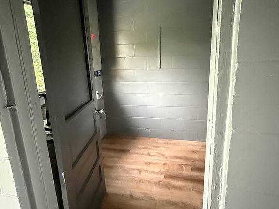 5th image of 5702 Meridian Way