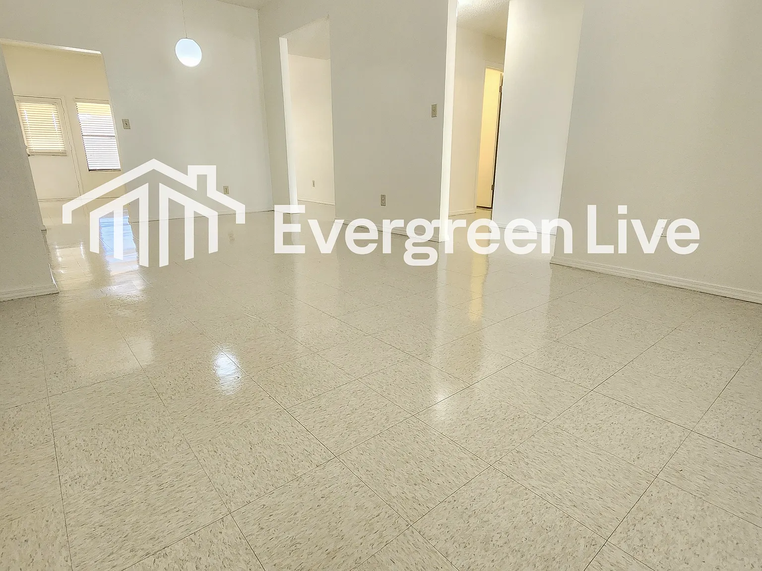 3 bed, 2.0 bath, 1850 sqft, $1,145 — Photo 4