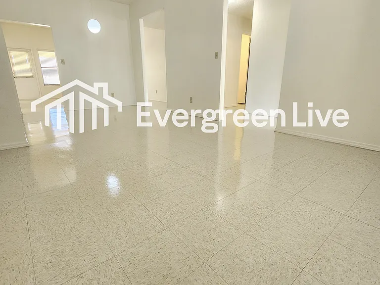 2241 Zuni Ct — Photo 4