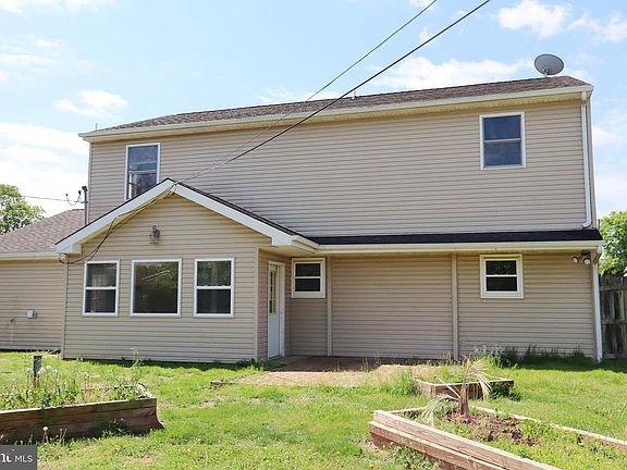 3rd image of 229 Suffolk Rd