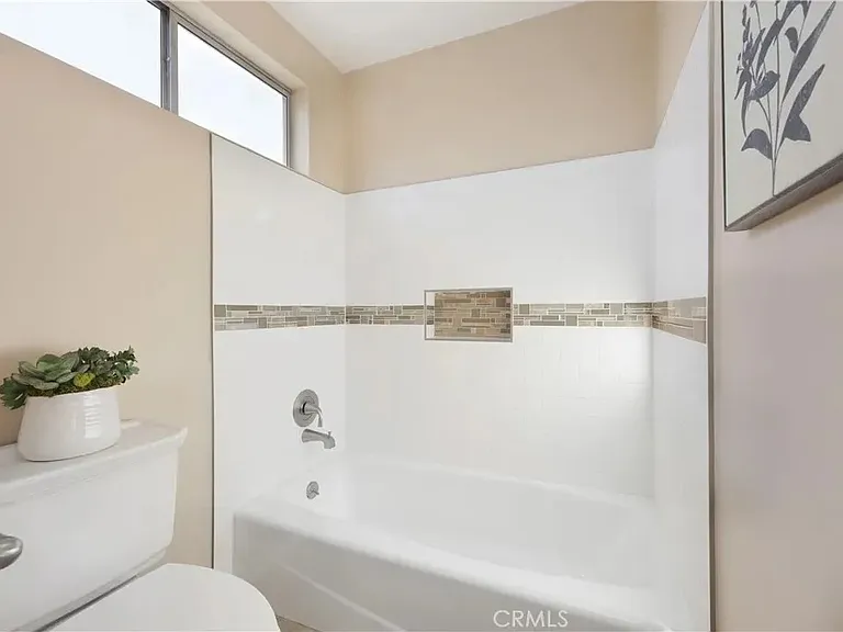 9844 Pangborn Ave — Photo 40