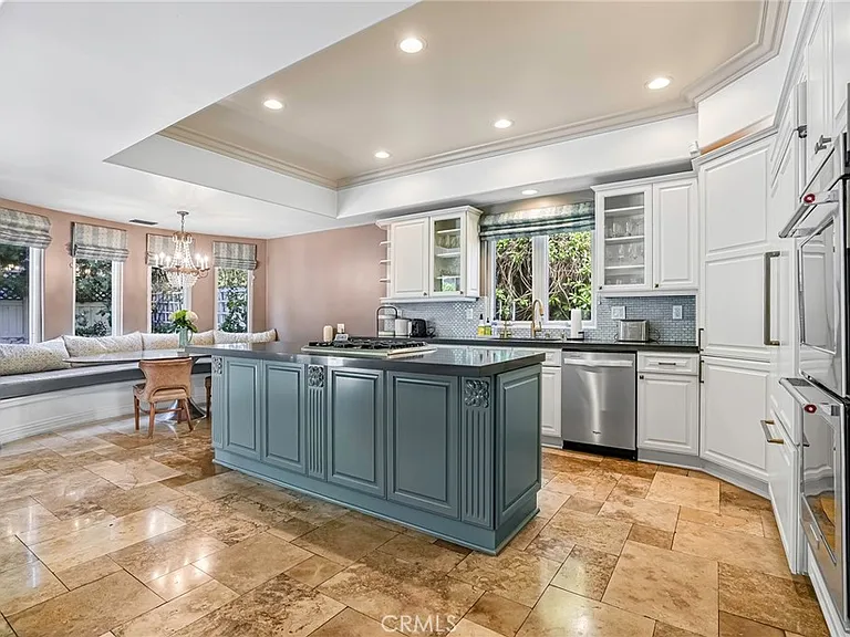 2200 Walnut Ave — Photo 9