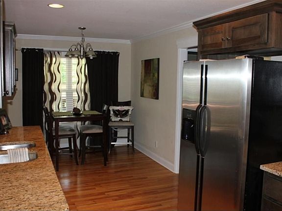 2nd image of 3418 Willow Lake Cir Dr