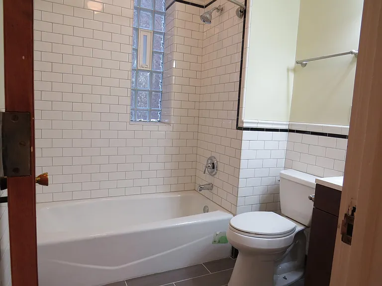 2504 N Richmond St #1 — Photo 10