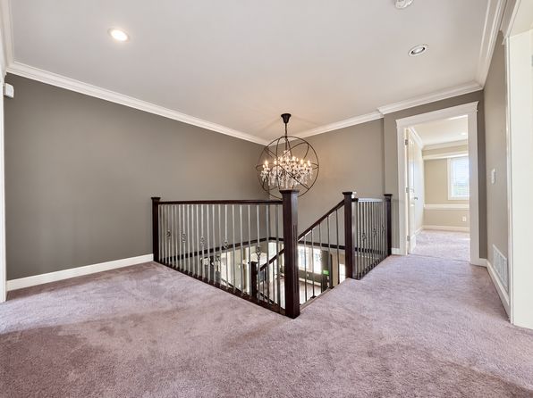 5 bedroom rental in Surrey — photo 11
