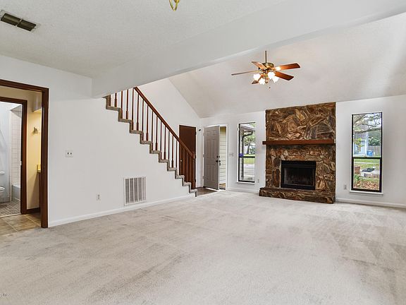 5th image of 11716 Fort Caroline Lakes Dr