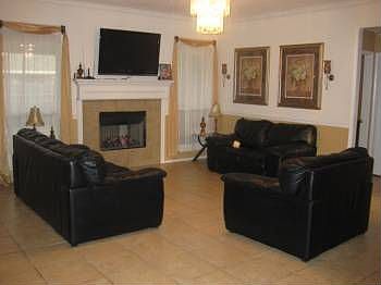 2nd image of 920 La Sierra Dr