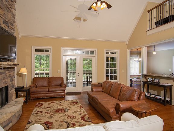 5th image of 1050 Liberty Bluff Ln