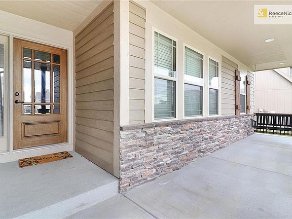 4th image of 3251 N 123rd Ter