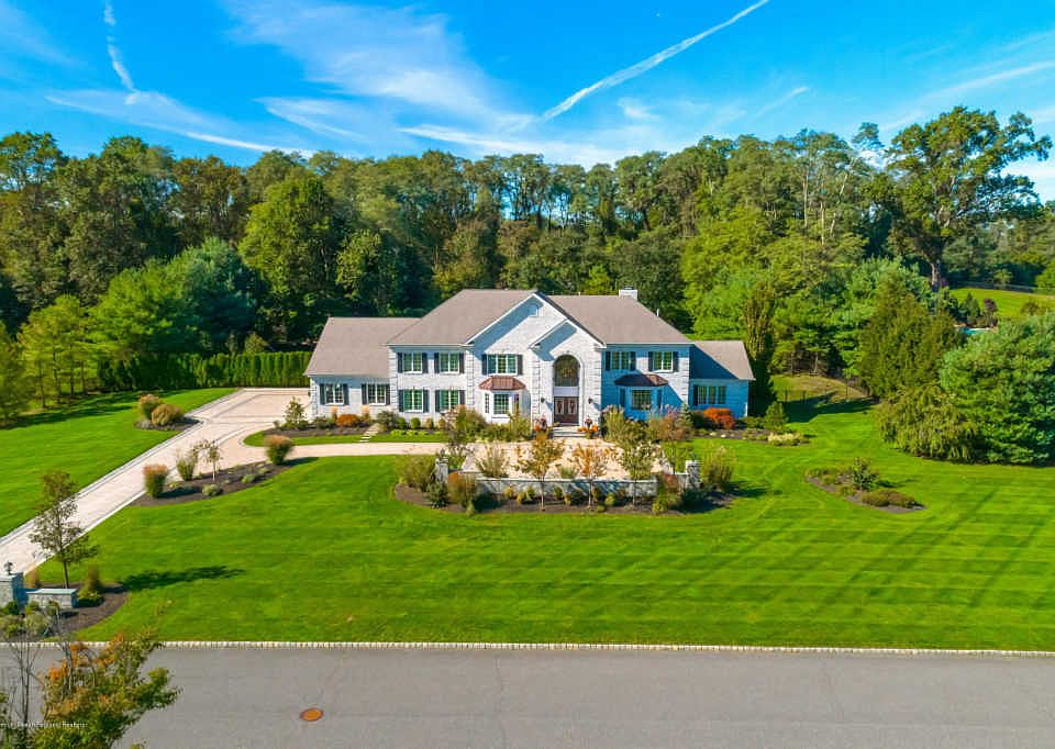 4 Maple Leaf Dr, Holmdel, NJ 07733 Zillow