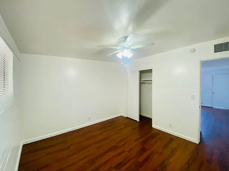 Fairmount-4215 — Photo 15