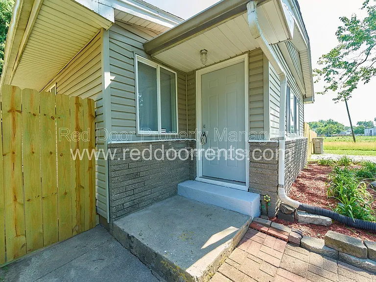 5422 Greenfield Ave — Photo 1