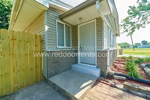 5422 Greenfield Ave Photo 1