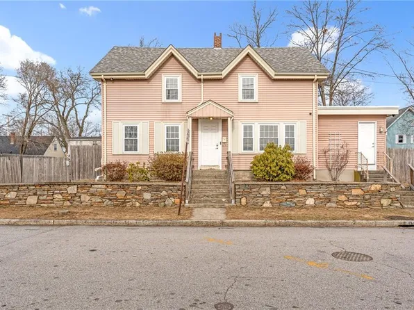 94 Ordway St, Pawtucket, RI 02861