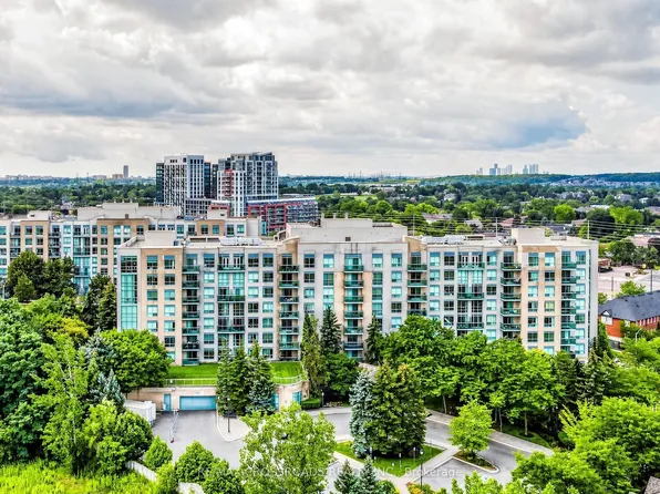 3 Ellesmere St #713, Richmond Hill, ON L4B 4N2
