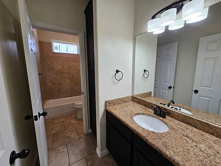 7721 Oak Garden Trl — Photo 13