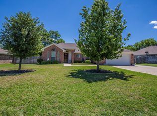 160 Lindenwood Ln N, Hewitt, TX 76643