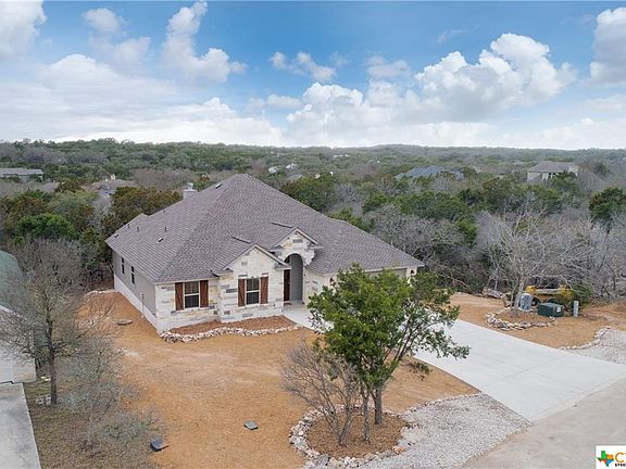 3rd image of 41 Whistling Wind Ln