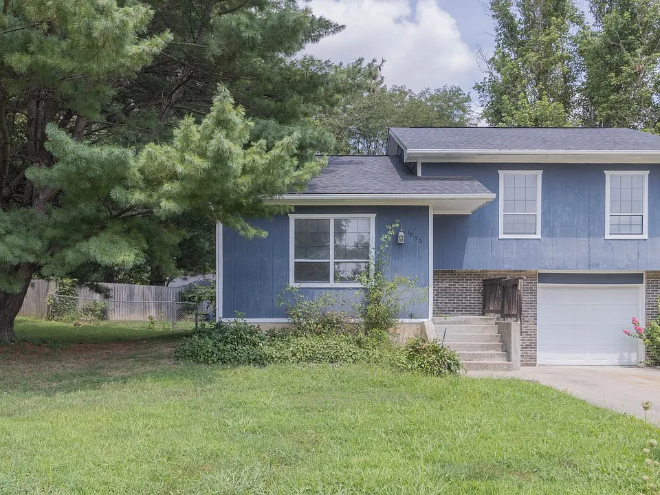 1850 W Amos Dr
