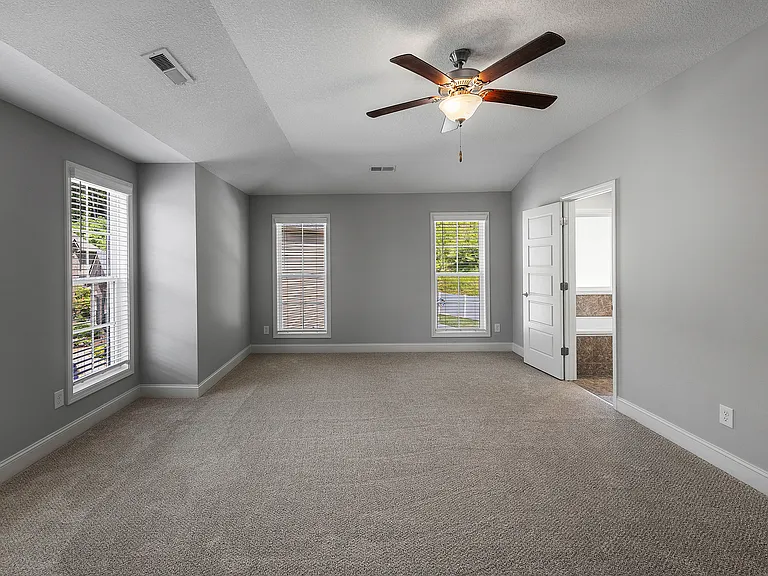 2107 Kangaroo Ln — Photo 27