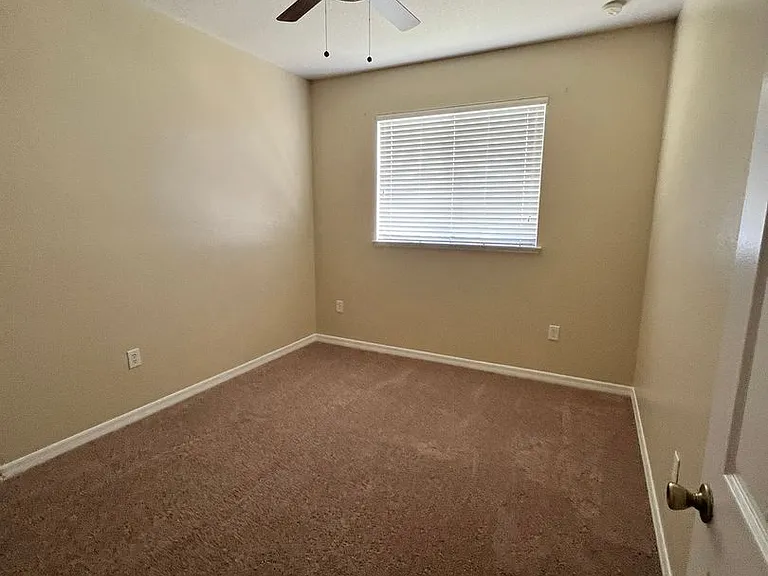 2202 Seven Oaks Dr — Photo 26