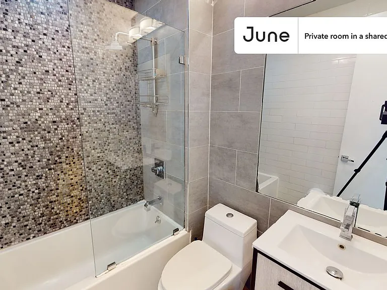444 Franklin Ave #A — Photo 12