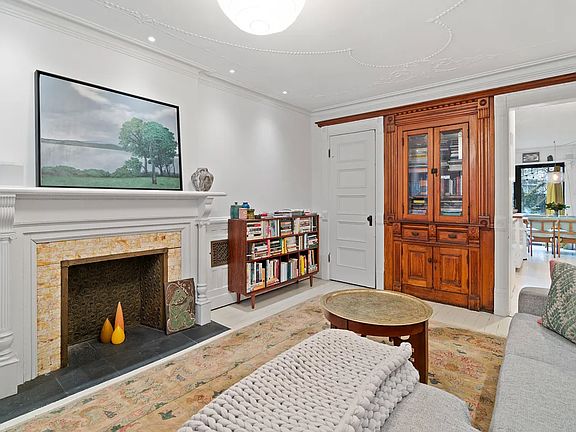 2nd image of 287 Park Pl #1