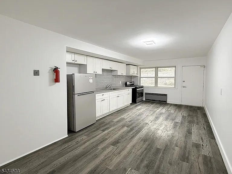 16 Clark Ter #1 — Photo 2