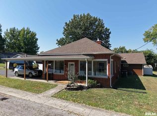 103 N Grand St, West Frankfort, IL 62896