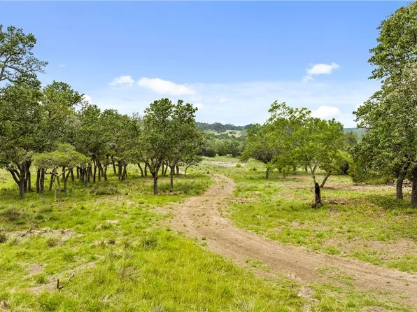 250 Brecken Ranch Rd, Fredericksburg, TX 78624