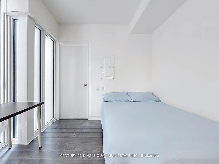 28 Wellesley St E #1501 — Photo 14