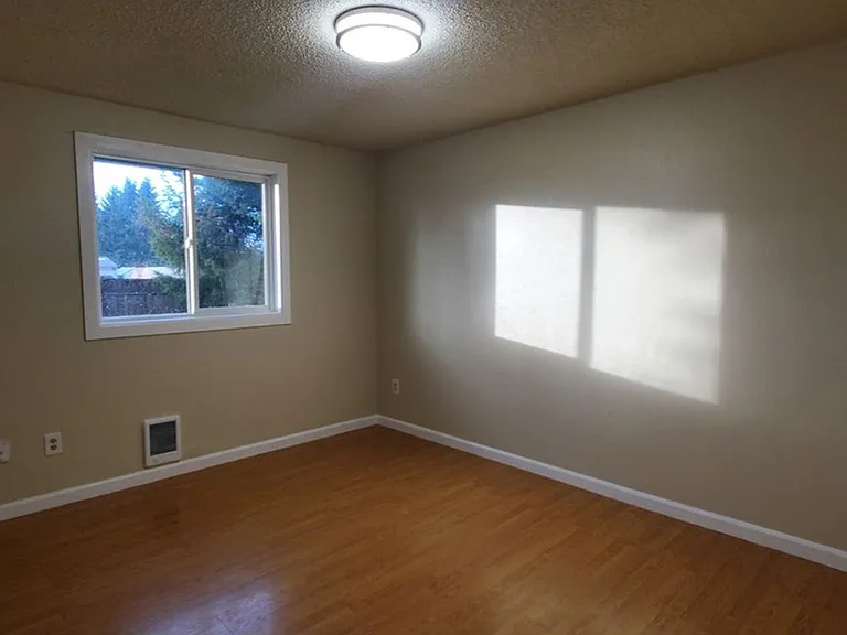 10047 Grove Rd SE — Photo 7