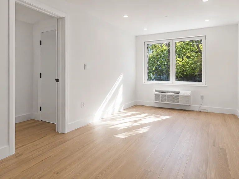 175 Rochester Ave #2D — Photo 3