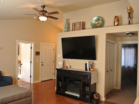5th image of 440 22nd St