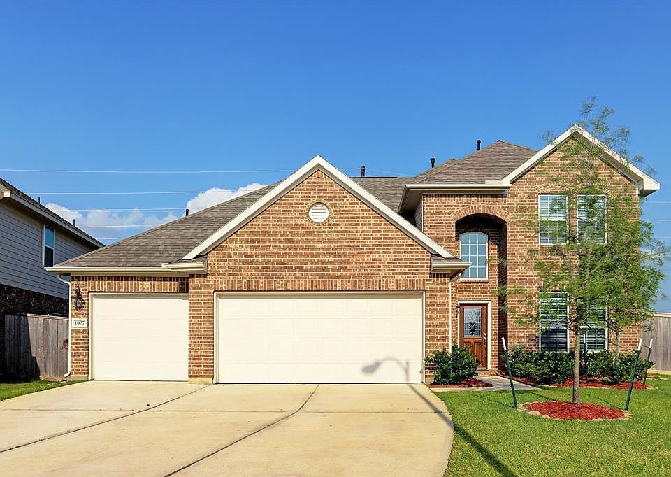 1st image of 1927 Benbrook Hollow Ln