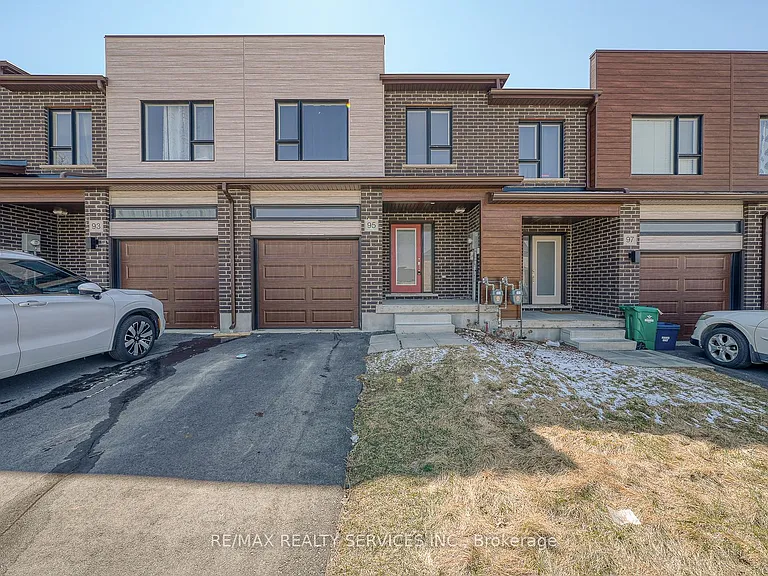 95 Queensbrook Cres — Photo 1