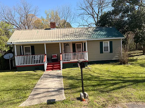 826 Bess St Photo 1