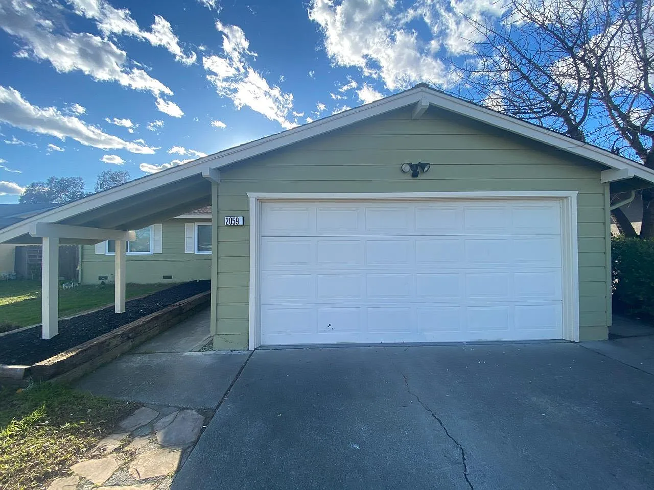 4 bed, 1285 sqft, $2,795 — Photo 2
