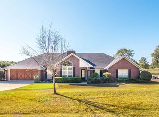 604 E Wilkins Rd, Gladewater, TX 75647