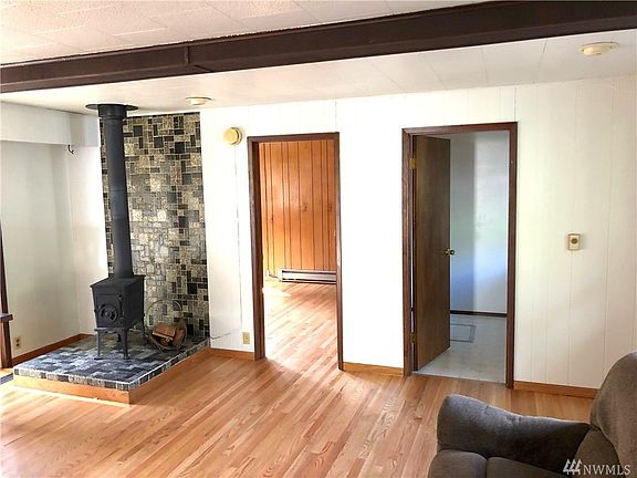 3rd image of 8524 Idlewood Dr SW