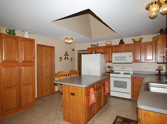 5th image of 10604 Thornham Ln