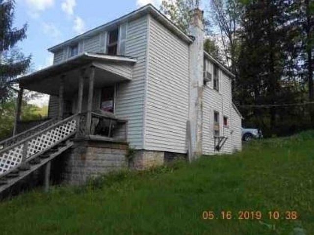 2nd image of 104 Croft Rd