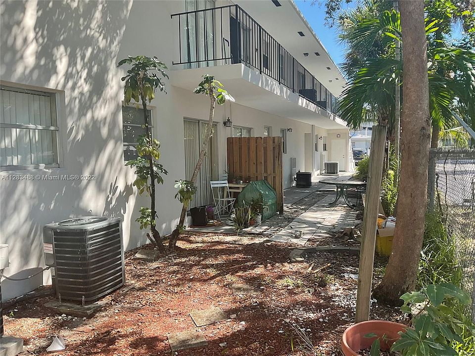 1st image of 510 SE 9th St APT 7