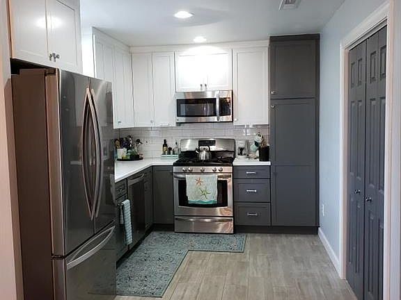 4th image of 1813 Court St