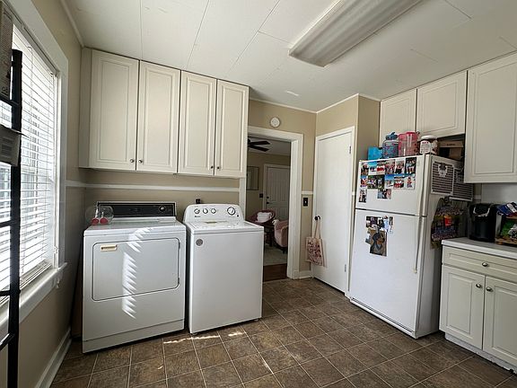 4th image of 509 Montgomery Rd