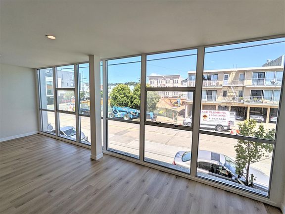 3rd image of 211 Cornwall St #1