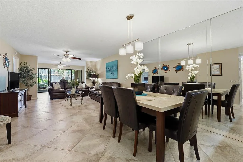 2 bed, 2.0 bath, 1232 sqft, $4,500 — Photo 2