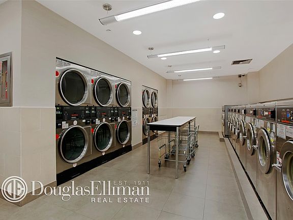 3rd image of 230 W 55th St APT 10B