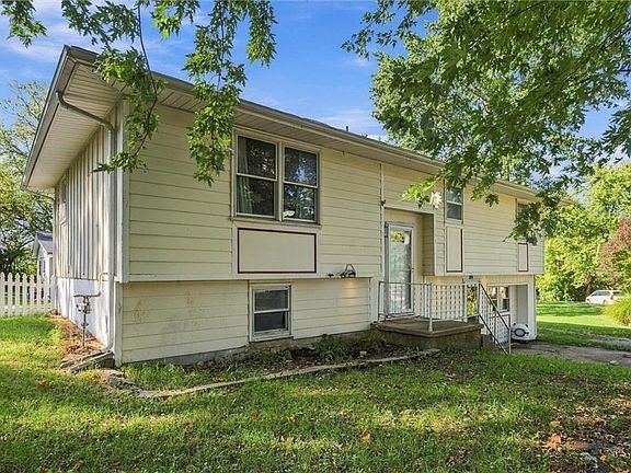 4th image of 153 Cardinal Cir