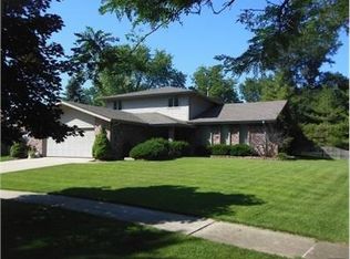 1017 Crestview Dr, Lemont, IL 60439